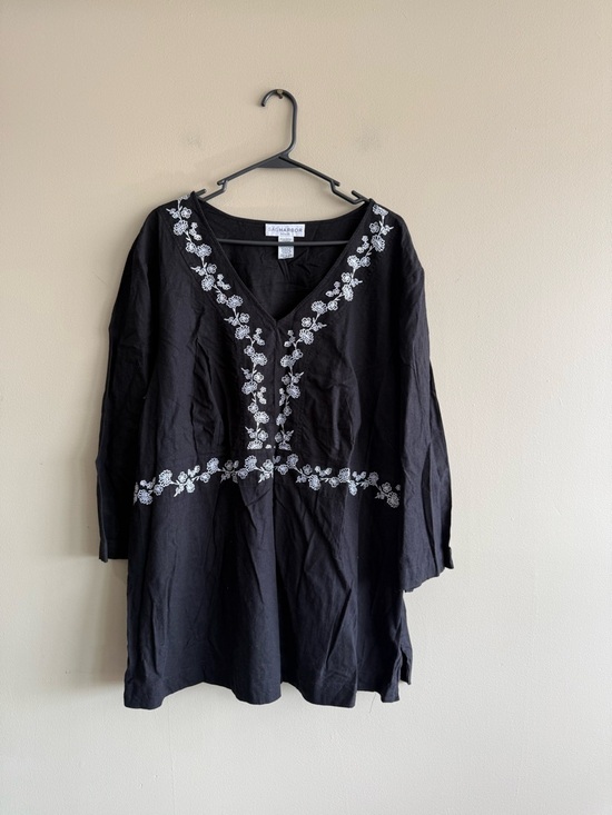 Sag Harbor Tops - Sag Harbor Black Linen-Blend Top with Subtle Texture